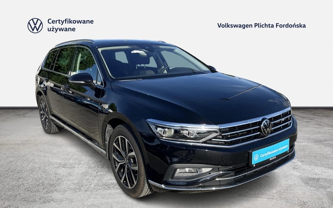 Volkswagen Passat cena 199900 przebieg: 14220, rok produkcji 2023 z Gostynin małe 742